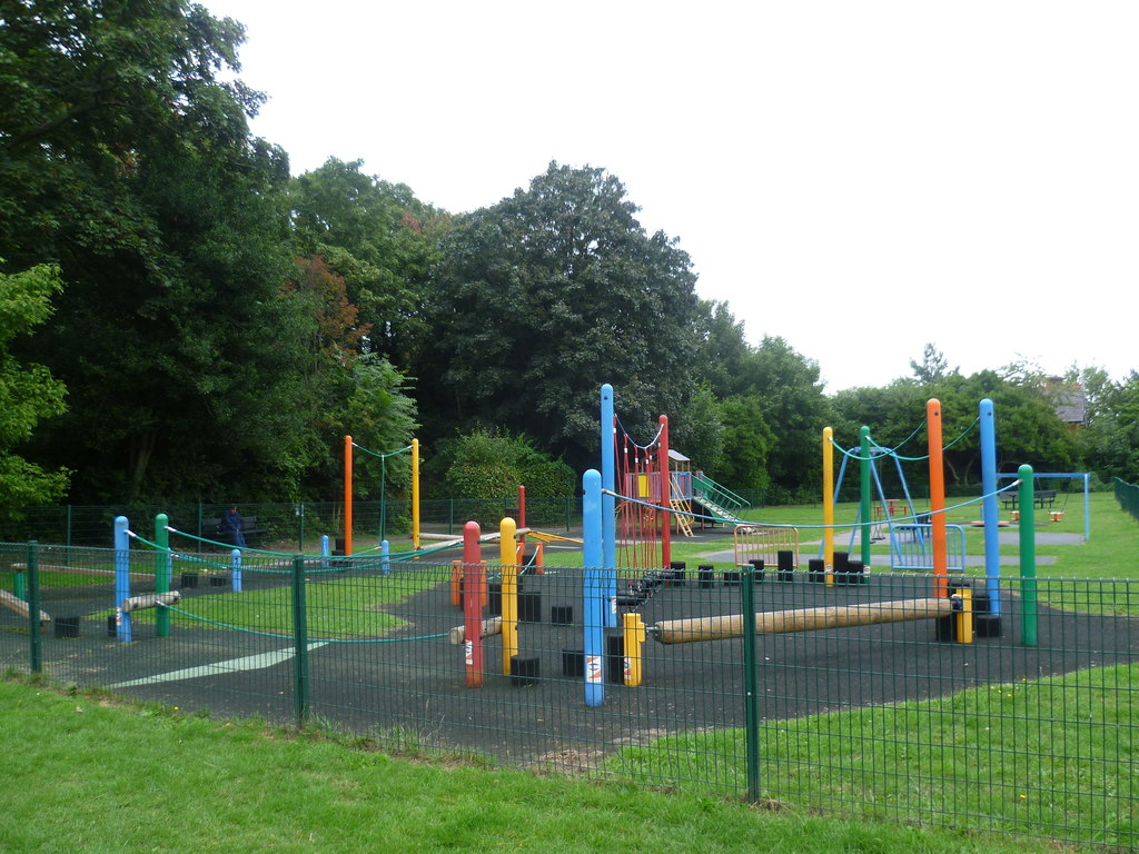 The playground in Seears Park © Marathon cc-by-sa/2.0 :: Geograph ...