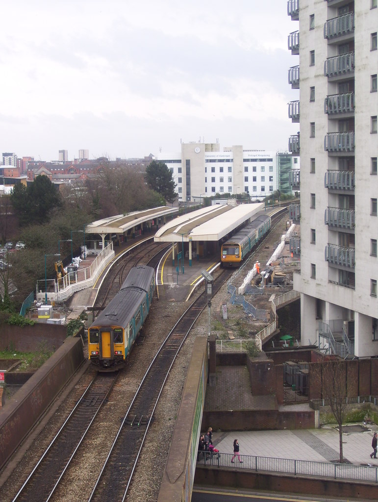 Queen Street Station Cardiff Martin Speck Cc By Sa 2 0 Geograph   3653286 A6510587 1024x1024 