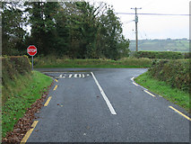 R1435 : Road junction with the R523 by Neville Goodman