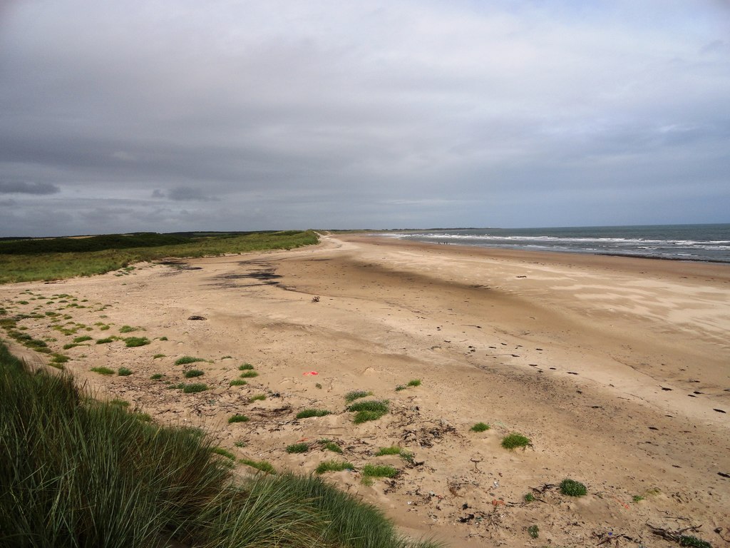 View north up Druridge Bay © Robert Graham cc-by-sa/2.0 :: Geograph ...