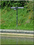 SP1870 : Canal signpost at Kingswood Junction, Warwickshire by Roger  D Kidd