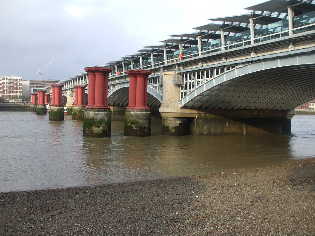 Blackfriars Railway Bridge, London © John Lord Cc-by-sa 2.0 :: Geograph 