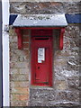 Melbury Sampford: postbox № DT2 138