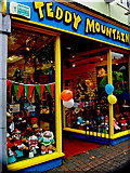 L9984 : Westport - Bridge Street - Teddy Mountain Children's Store by Joseph Mischyshyn