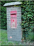 TG4719 : Postbox and OS benchmark between the Somertons by Richard Law