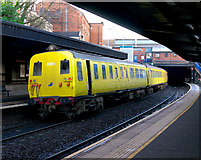 J3373 : Sandite Train, Botanic Station Belfast by Rossographer