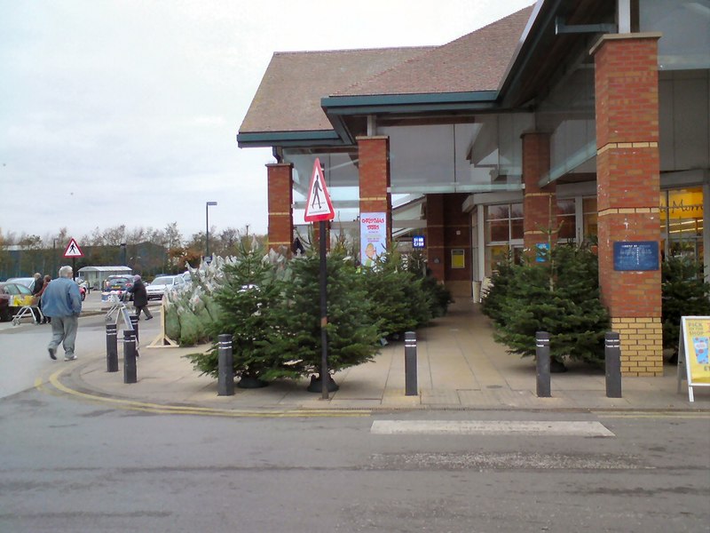 Christmas Trees at Morrisons © Gerald England ccbysa/2.0 Geograph