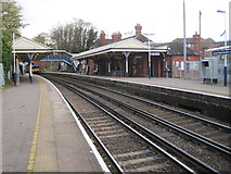 TQ0050 : London Road (Guildford) railway station by Nigel Thompson