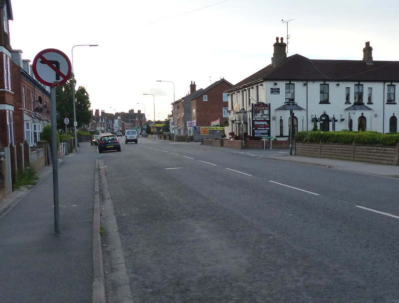 Wainfleet Road in Skegness © Mat Fascione ccbysa/2.0 Geograph