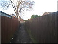 Footpath between Sample Avenue and Hull Bridge Road