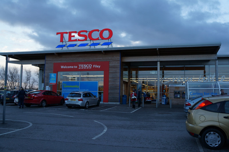 Tesco, Filey © Ian S cc-by-sa/2.0 :: Geograph Britain and Ireland