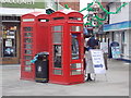 Stratford-upon-Avon: phone-cum-cashpoint in Henley Street