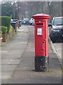 Southgate: postbox № N14 38, Bramley Road