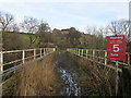 Leeds Country Way approaching Moseley Farm