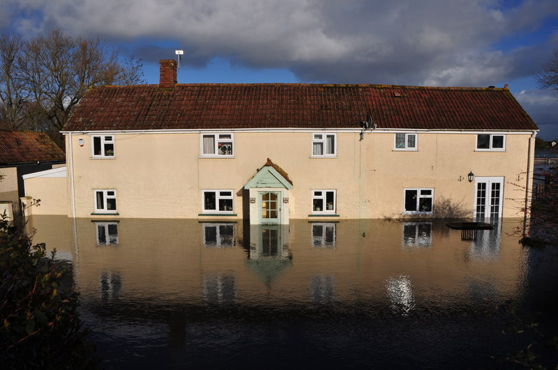 Fordgate Flooded House © Lewis Clarke ccbysa/2.0 Geograph