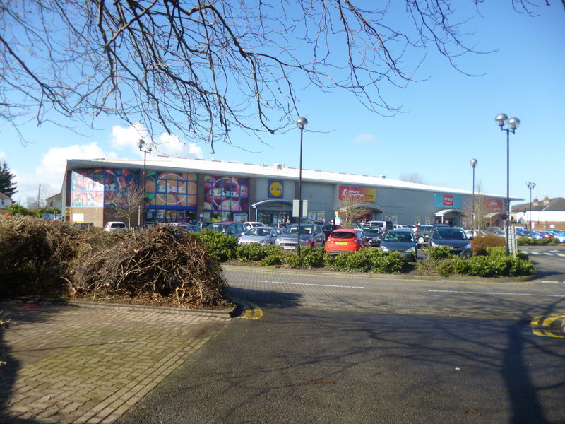 Totton Retail Park © Mike Faherty cc-by-sa/2.0 :: Geograph Britain and ...