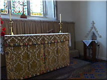 TQ0934 : Holy Trinity, Rudgwick: altar by Basher Eyre