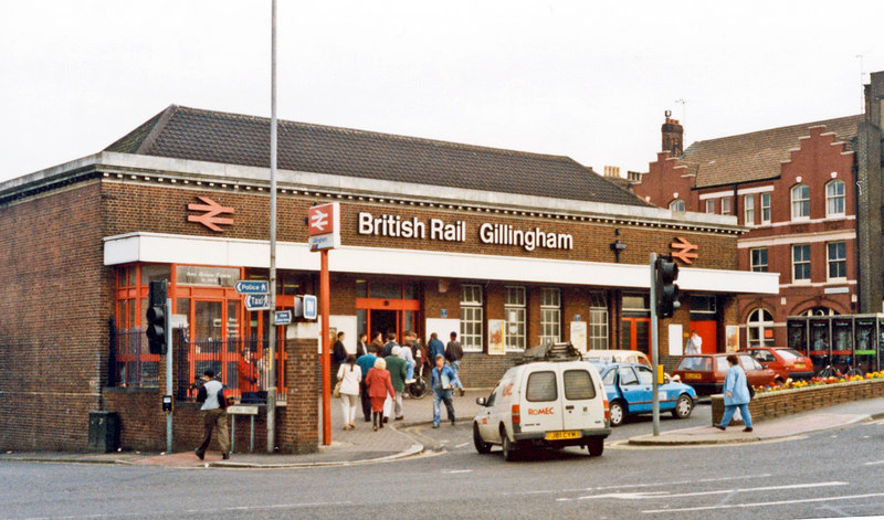 Gillingham (Kent) Station, exterior,... © Ben Brooksbank cc-by-sa/2.0