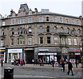 NO4030 : 77-80 High Street, Dundee by Bill Harrison