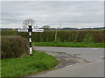 SK7644 : Fingerpost, Longhedge Lane/Newfield Lane, Hawksworth by Alan Murray-Rust