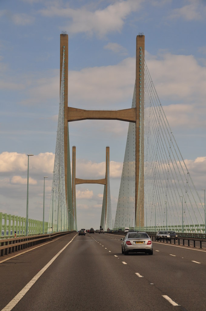 Monmouthshire : M4 Motorway & Severn... © Lewis Clarke cc-by-sa/2.0 ...