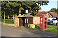 Bus stop and K6 telephone kiosk, Shelton