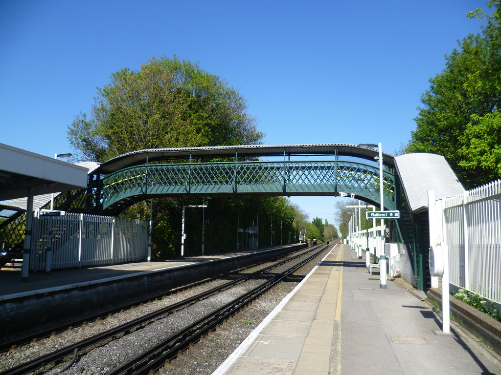 Ewell East station © Marathon cc-by-sa/2.0 :: Geograph Britain and Ireland