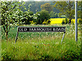 TM4092 : Old Yarmouth Road sign by Geographer