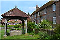 Well and cottages at Avington