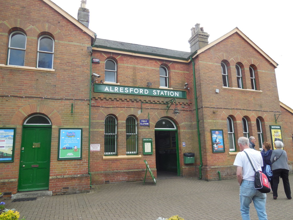 alresford-station-paul-gillett-cc-by-sa-2-0-geograph-britain-and