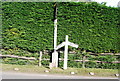 Broken signpost, Maplehurst