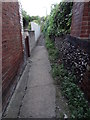 TL5438 : Passageway between houses by Alan Hawkes