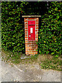 TM0859 : Bell's Cross Victorian Postbox by Geographer