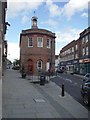 Reigate : High Street & Old Town Hall