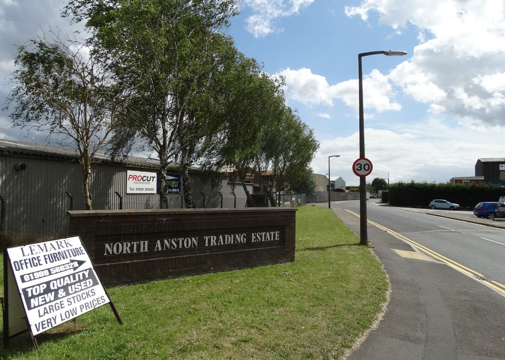 Entrance to North Anston Trading Estate © Neil Theasby cc-by-sa/2.0 ...