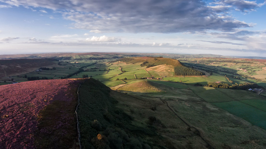 Round Hill and Little Fryup Dale © Colin Grice cc-by-sa/2.0 :: Geograph ...