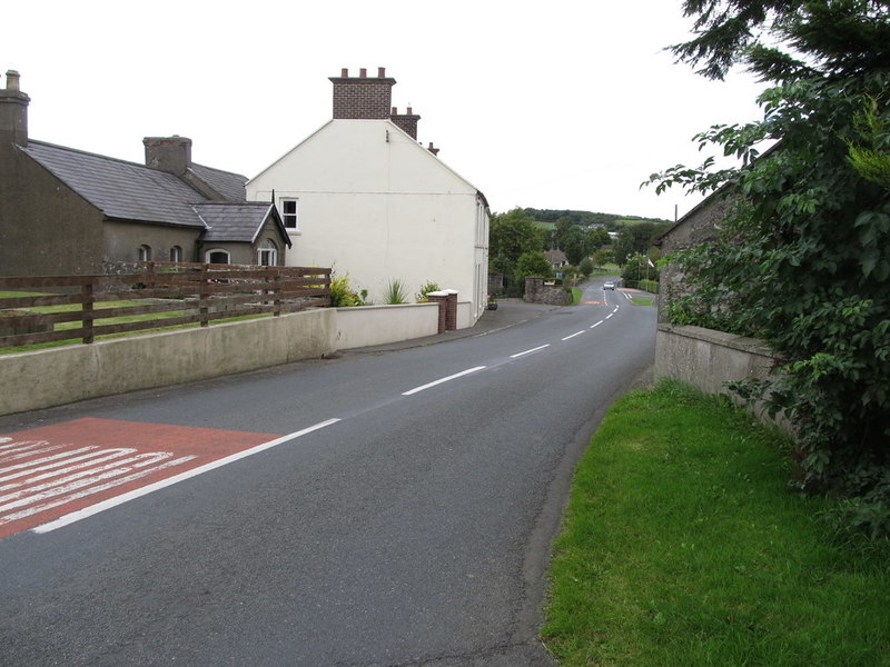 Traditional houses on the Dromara Road © Eric Jones cc-by-sa/2.0 ...