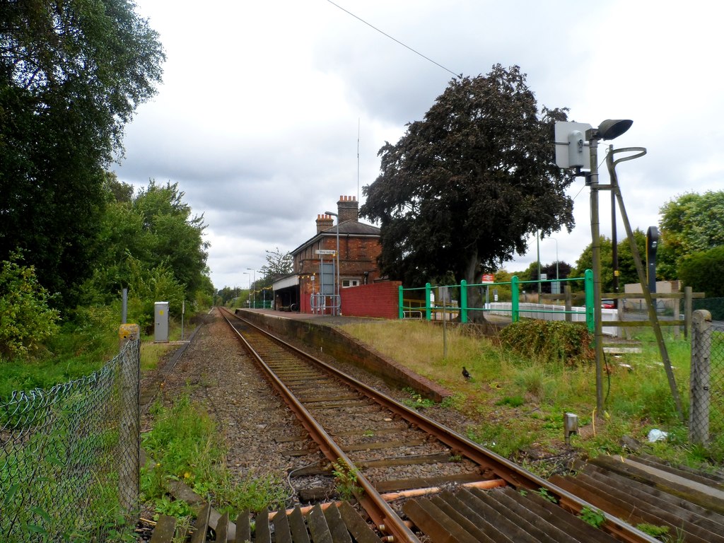 Melton railway station © Bikeboy cc-by-sa/2.0 :: Geograph Britain and ...