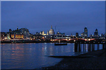 TQ3180 : The Thames and St. Paul's by Kim Fyson