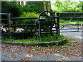 Decorative engine between gates