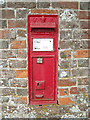 Victorian letterbox, Draycot Foliat