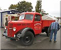 Bedford Van 764 XUT (front view)