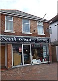 SU5600 : South Coast Flooring, High Street by Basher Eyre