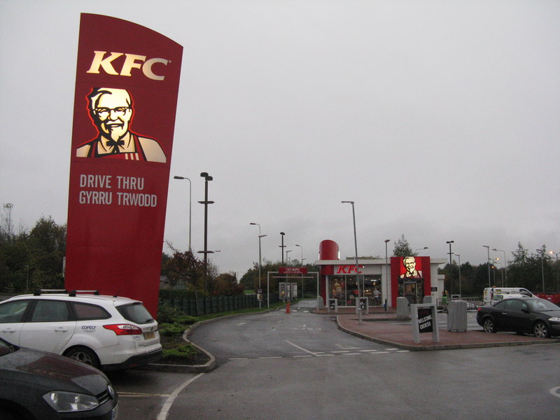 Kfc Drive Thru Sic Gyrru Trwodd © M J Richardson Cc By Sa20