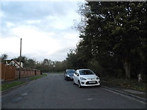 TQ0172 : The old part of Wraysbury Road, Hythe End by David Howard