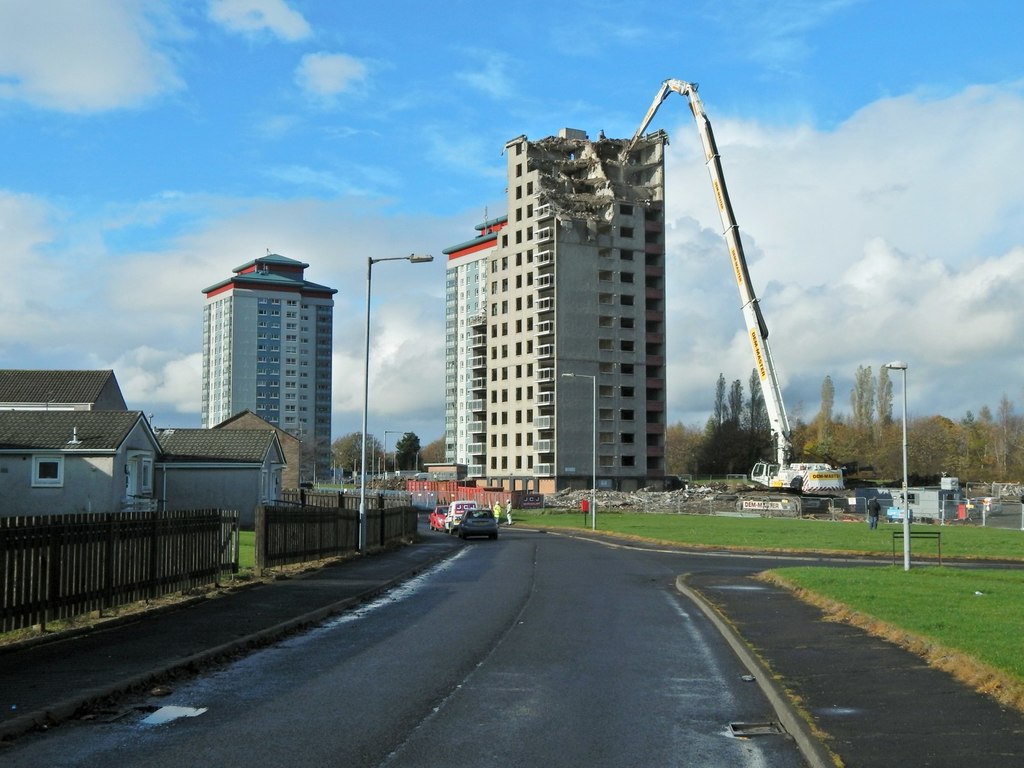 arkleston-court-demolition-in-progress-lairich-rig-cc-by-sa-2-0