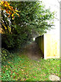 Footpath to the B1078 Ash Road