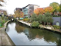 TQ2682 : Regent's Canal - looking eastwards by Christine Johnstone