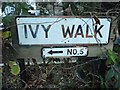 Ivy Walk name and arrow, Northwood