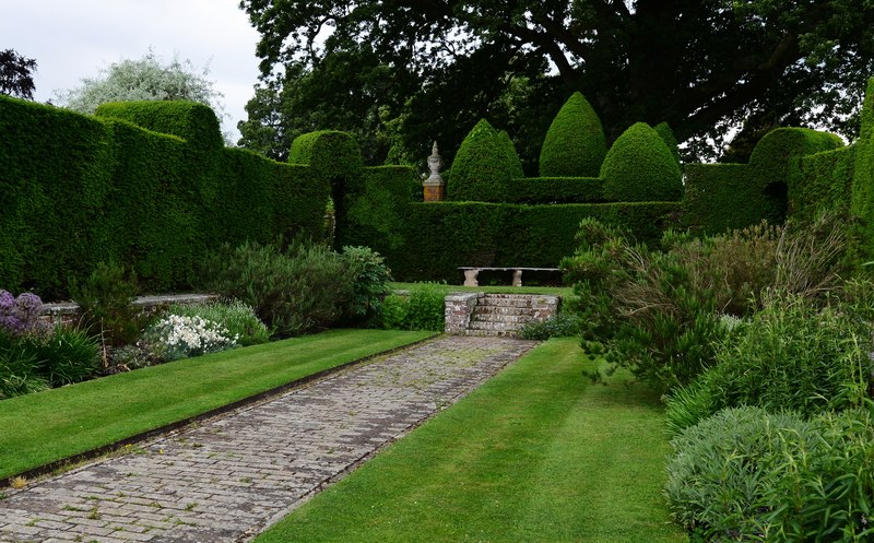 Hole Park Gardens © Michael Garlick cc-by-sa/2.0 :: Geograph Britain ...